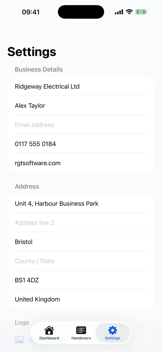 Contractor Handover Pro settings screen with company details, subscription status, iCloud sync and support links